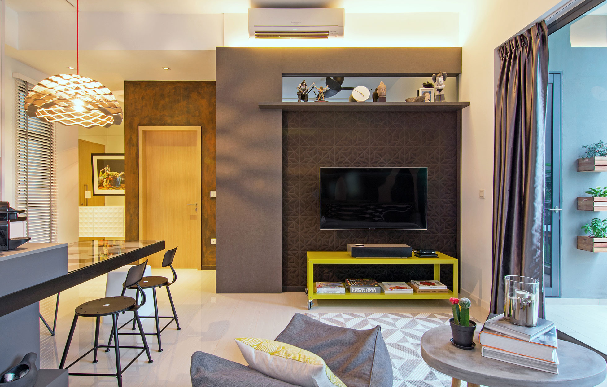 An Eclectic and Stylish Apartment with Functional Elements in Singapore by KNQ Associates (6)