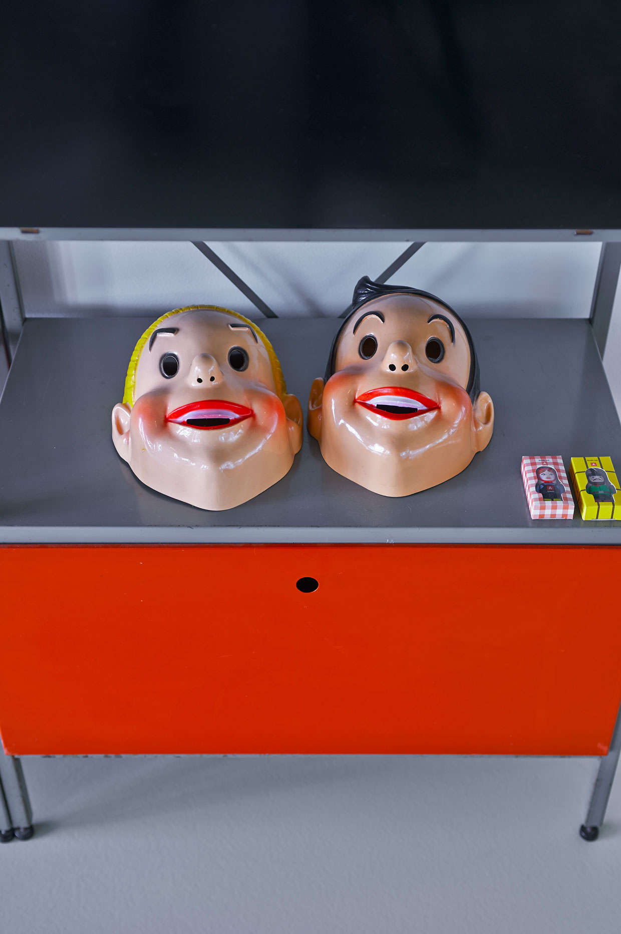 An Eclectic and Lively Contemporary Home in Antwerp, Belgium by Studio Job (19)