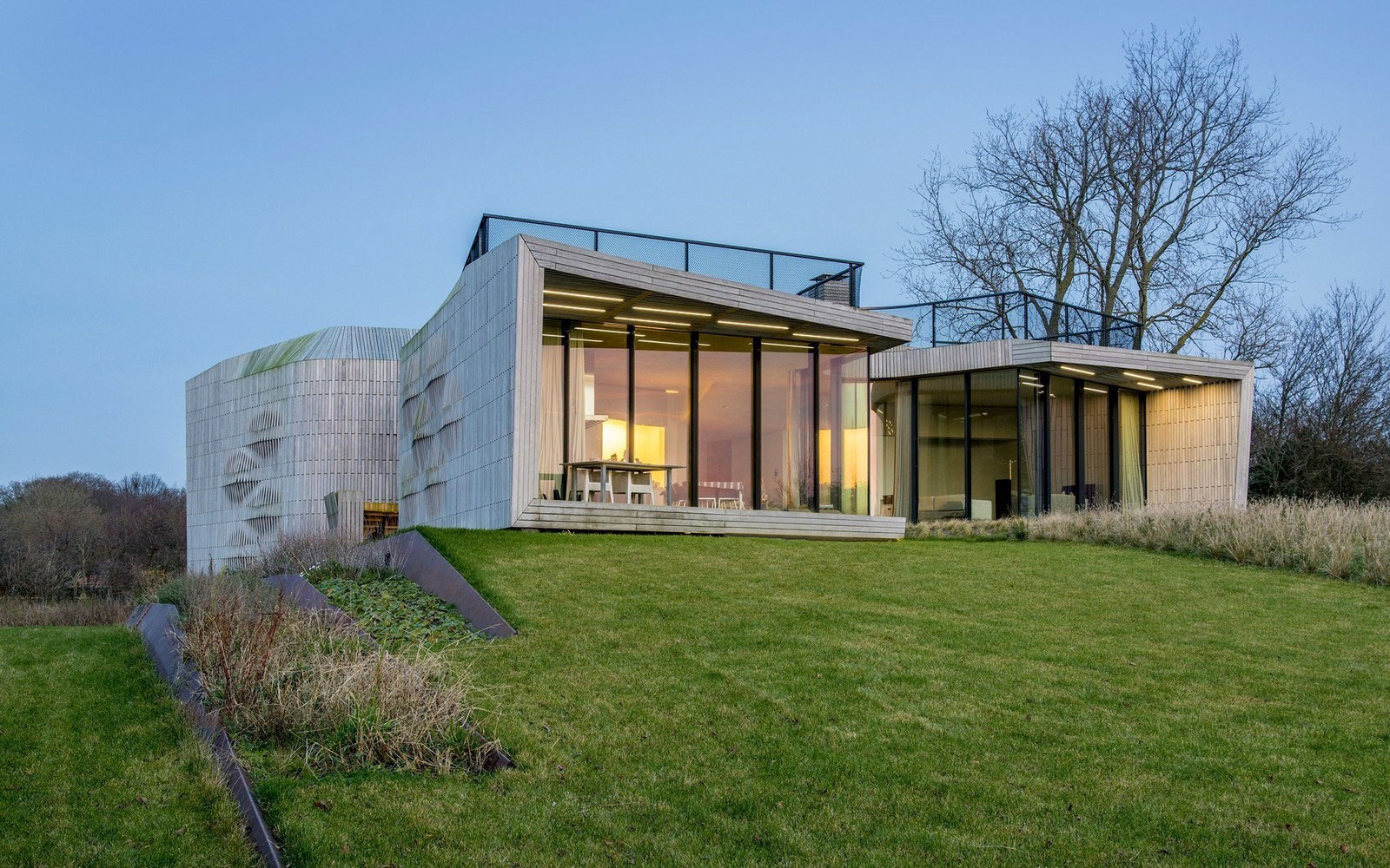 An Eco-Friendly and Digitally Controlled Home with Stunning Views in North Holland by UN Studio (14)