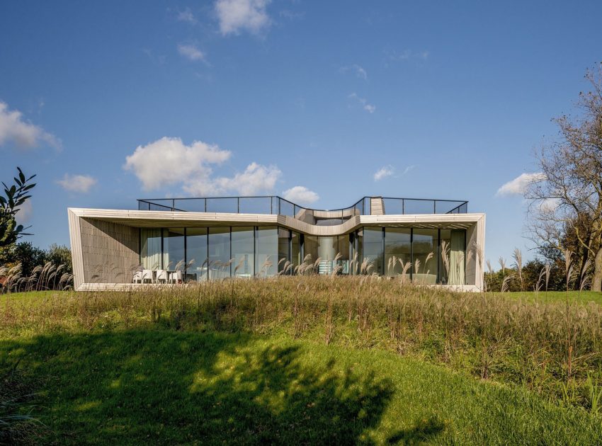 An Eco-Friendly and Digitally Controlled Home with Stunning Views in North Holland by UN Studio (2)