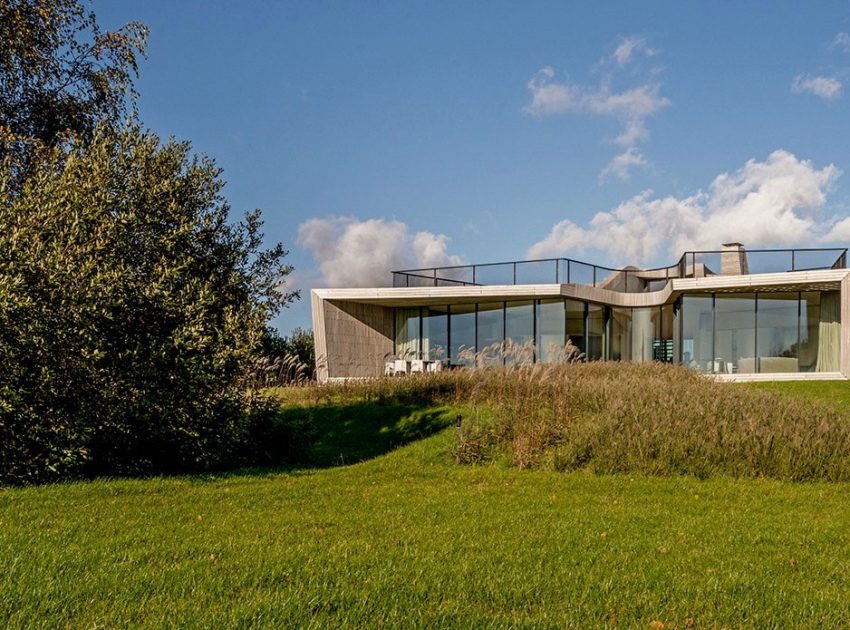 An Eco-Friendly and Digitally Controlled Home with Stunning Views in North Holland by UN Studio (3)