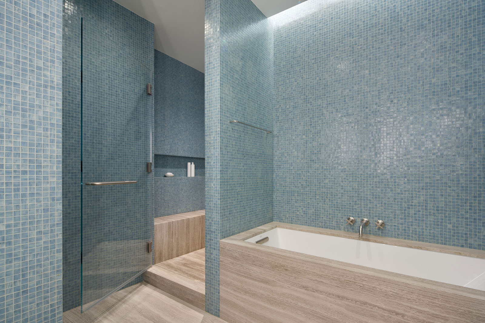 An Elegant Apartment Full of Style and Comfort in Tribeca, New York City by Gluckman Tang Architects (10)