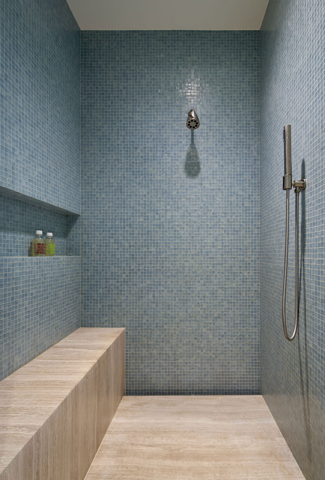 An Elegant Apartment Full of Style and Comfort in Tribeca, New York City by Gluckman Tang Architects (11)