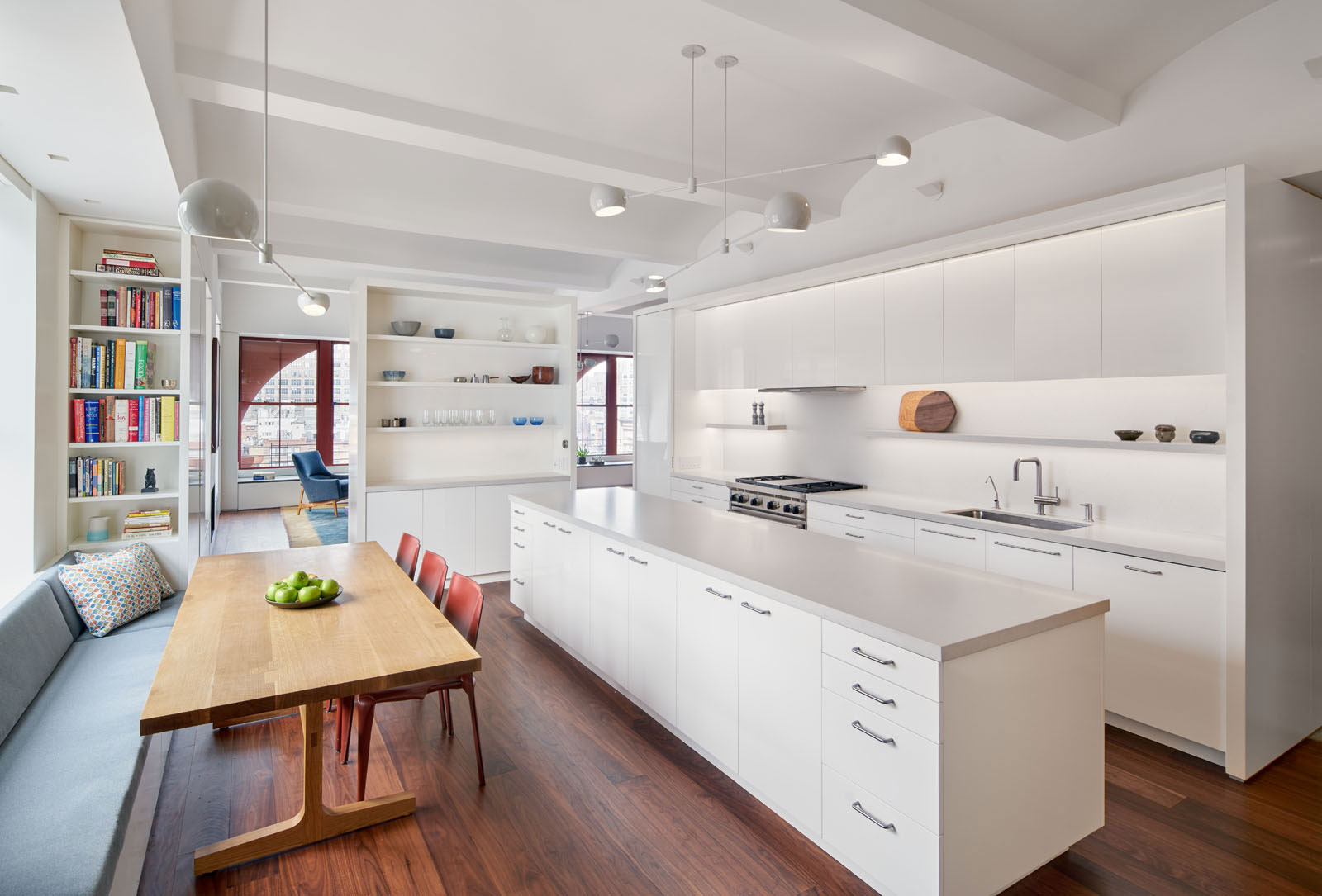 An Elegant Apartment Full of Style and Comfort in Tribeca, New York City by Gluckman Tang Architects (3)