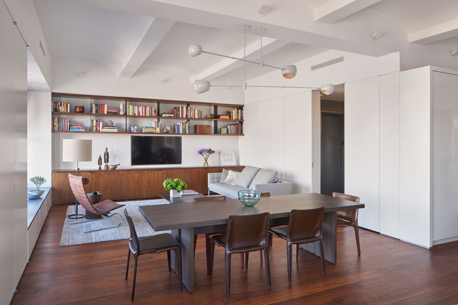 An Elegant Apartment Full of Style and Comfort in Tribeca, New York City by Gluckman Tang Architects (5)