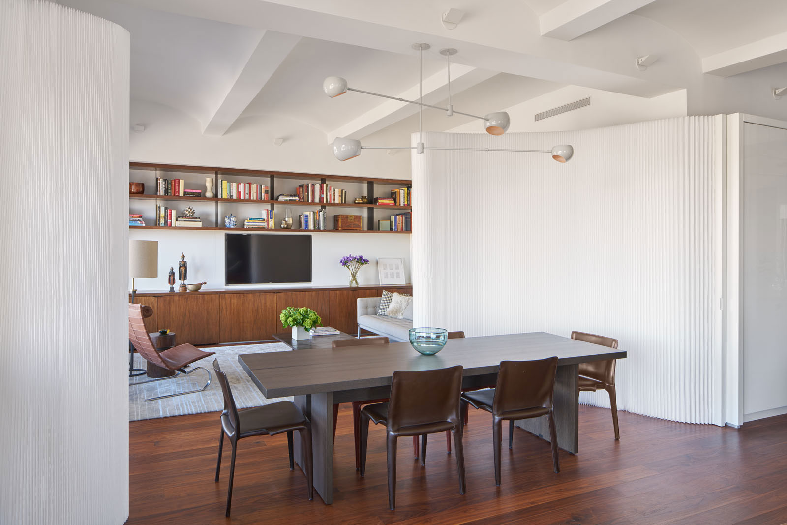 An Elegant Apartment Full of Style and Comfort in Tribeca, New York City by Gluckman Tang Architects (6)