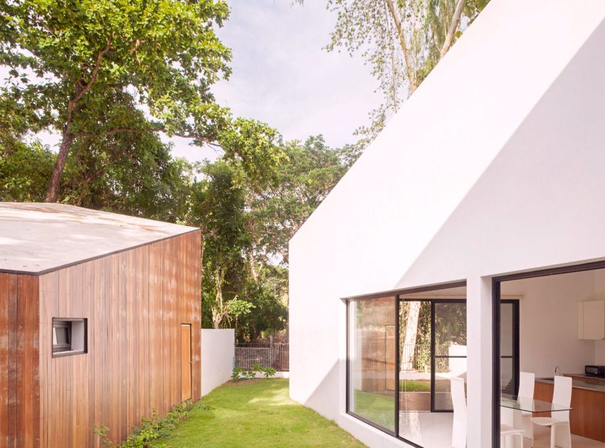 An Elegant Contemporary Home with Beautiful Cafe and Music Room in Chiang Mai, Thailand by EKAR & Full Scale Studio (12)