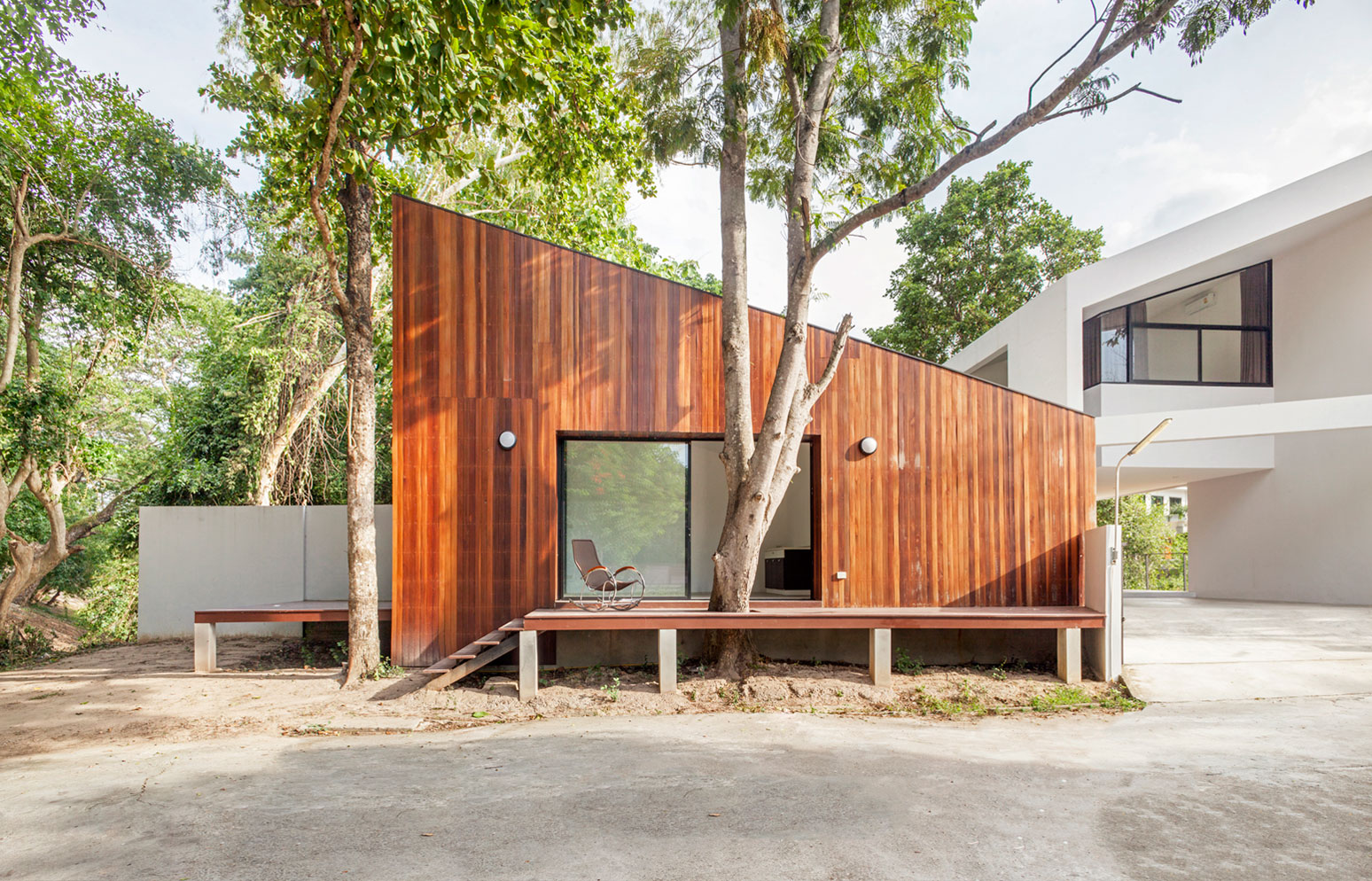 An Elegant Contemporary Home with Beautiful Cafe and Music Room in Chiang Mai, Thailand by EKAR & Full Scale Studio (5)