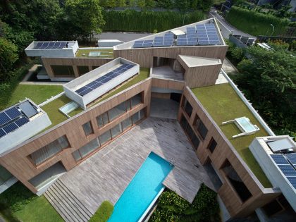 An Elegant Green Home Surrounded by Lush Tropical Landscaping in Singapore by Tsao & McKown Architects (2)