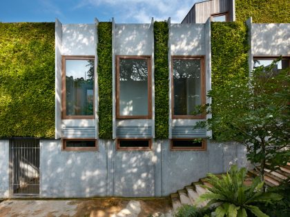 An Elegant Green Home Surrounded by Lush Tropical Landscaping in Singapore by Tsao & McKown Architects (8)