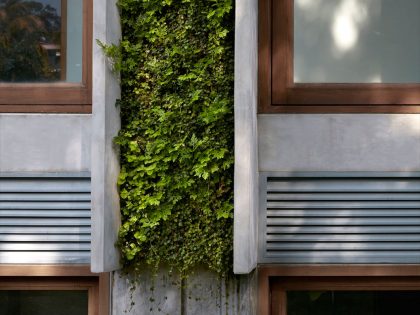 An Elegant Green Home Surrounded by Lush Tropical Landscaping in Singapore by Tsao & McKown Architects (9)