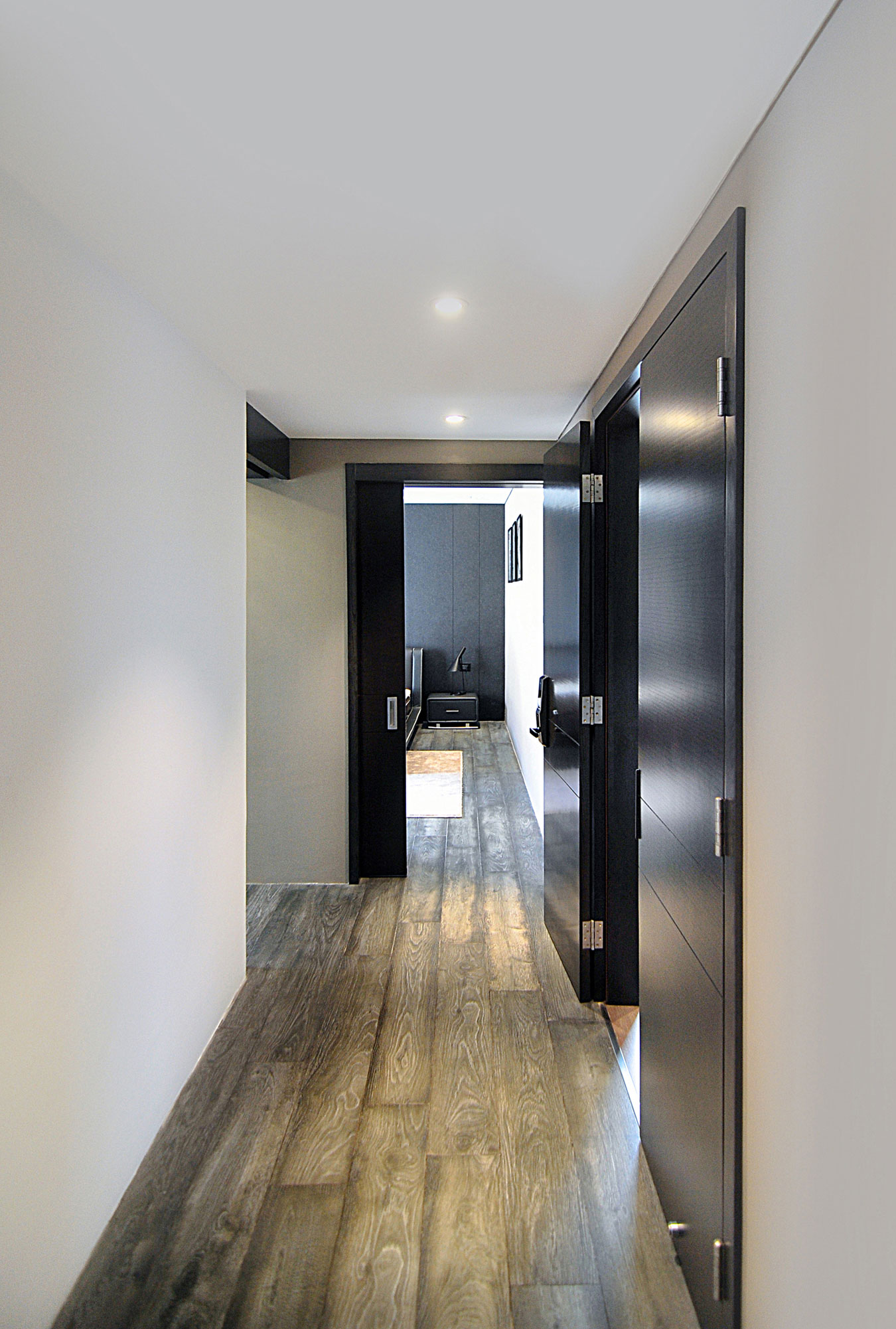 An Elegant Home Combines Classic Exterior and Contemporary Interior in Ha Noi, Vietnam by ABS Corporation (11)