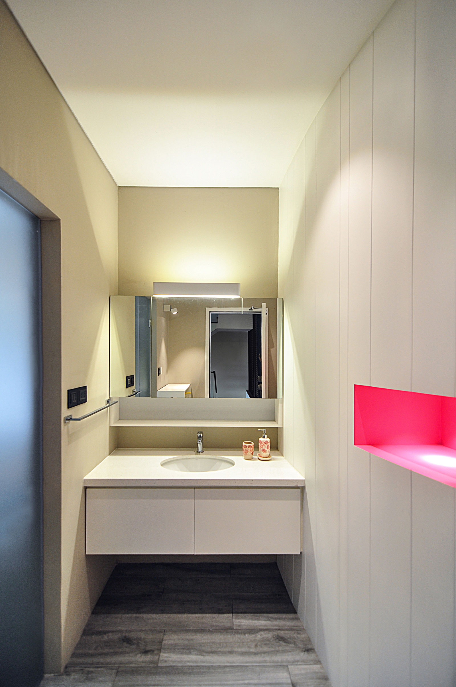 An Elegant Home Combines Classic Exterior and Contemporary Interior in Ha Noi, Vietnam by ABS Corporation (16)