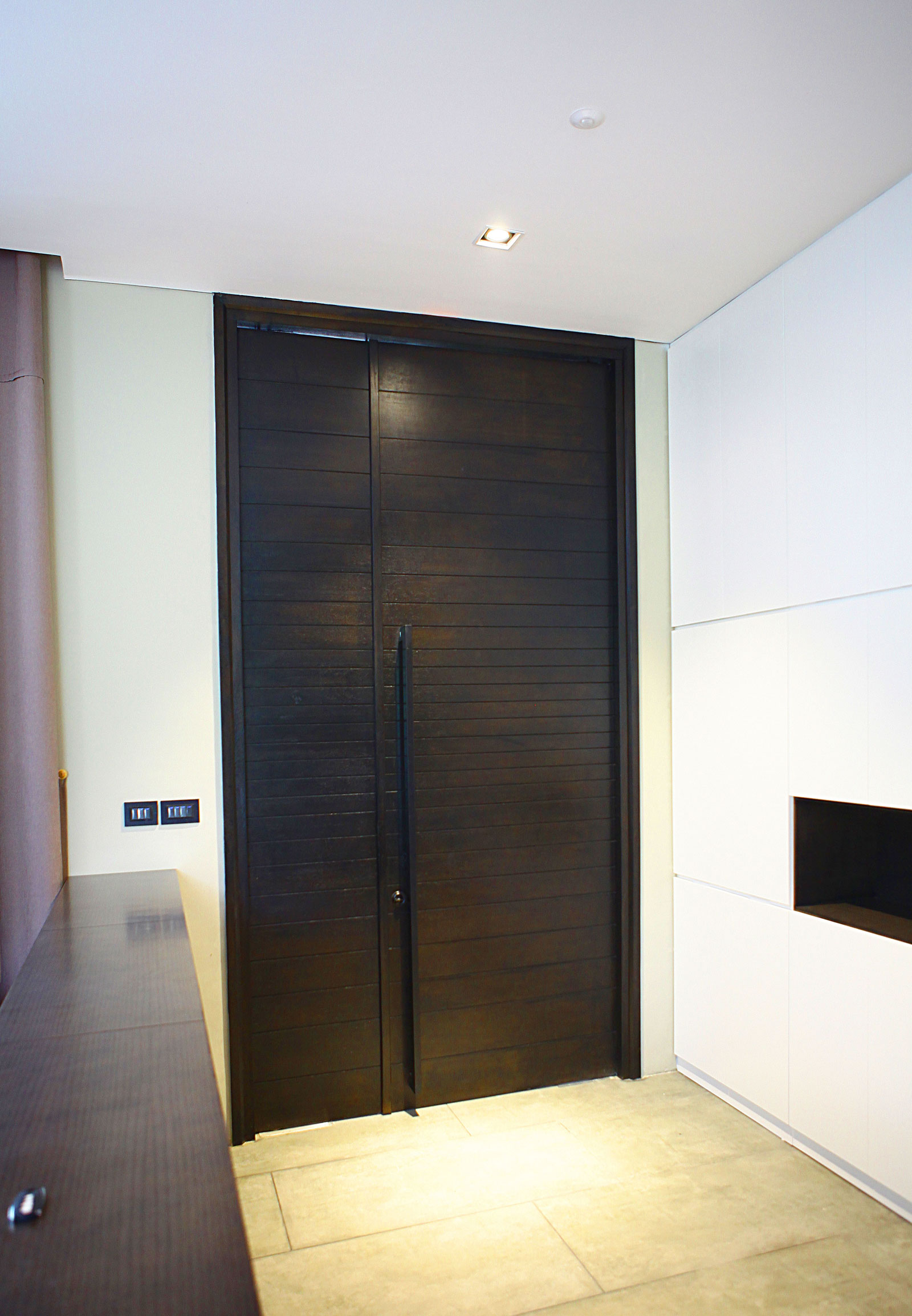 An Elegant Home Combines Classic Exterior and Contemporary Interior in Ha Noi, Vietnam by ABS Corporation (2)