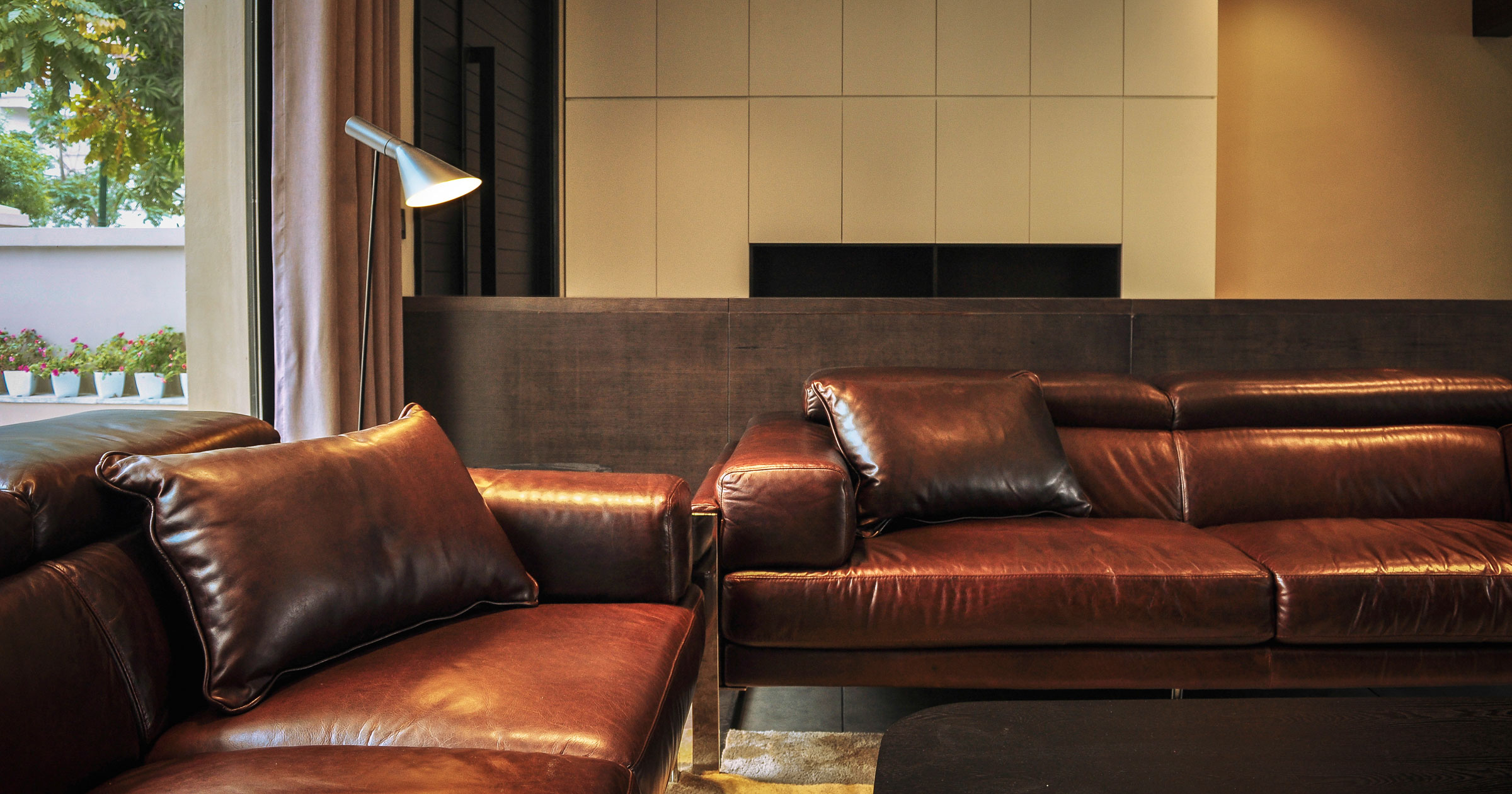 An Elegant Home Combines Classic Exterior and Contemporary Interior in Ha Noi, Vietnam by ABS Corporation (4)