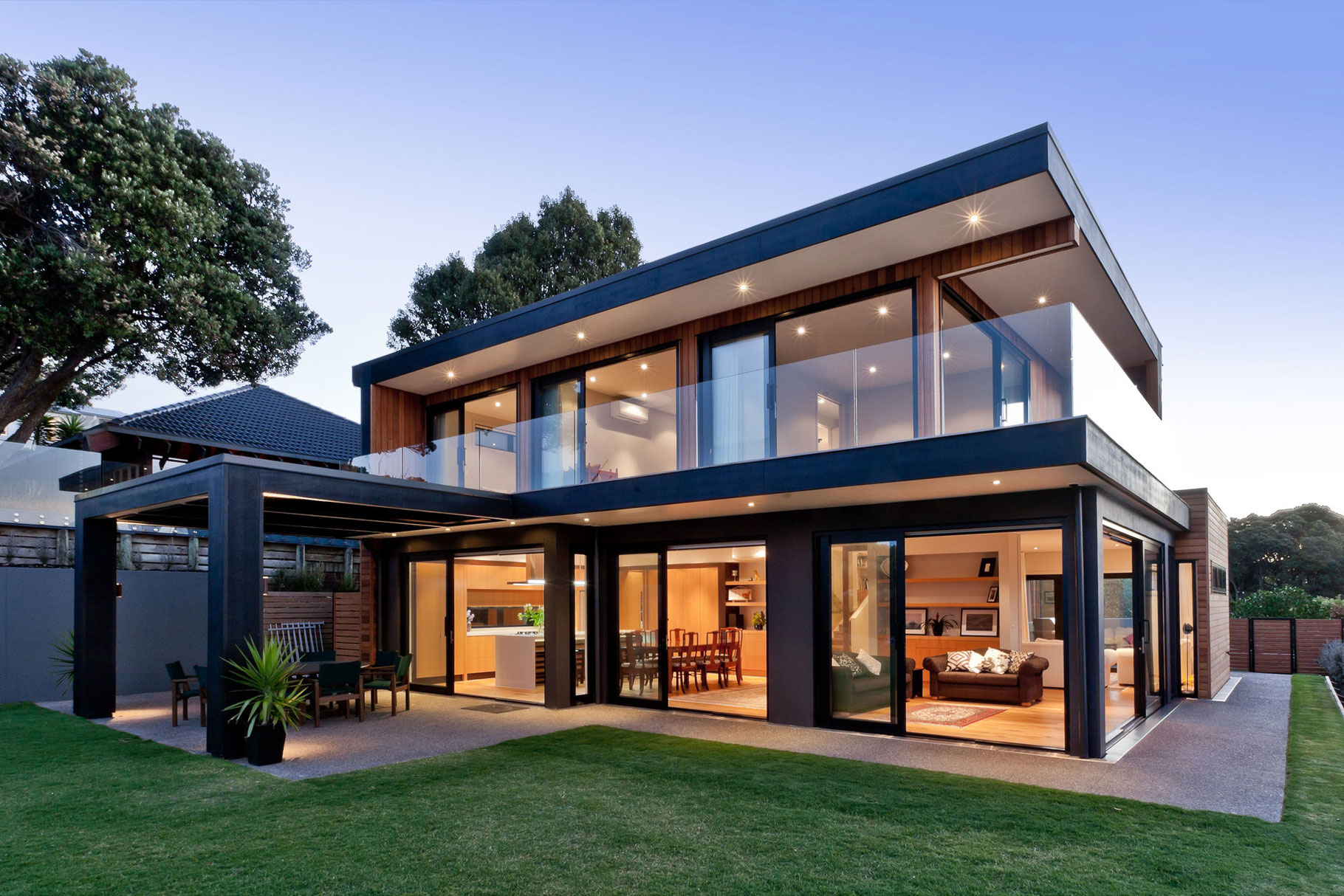 A Stunning and Elegant Modern Home with Views Over the Bay in Auckland by Creative Arch (16)