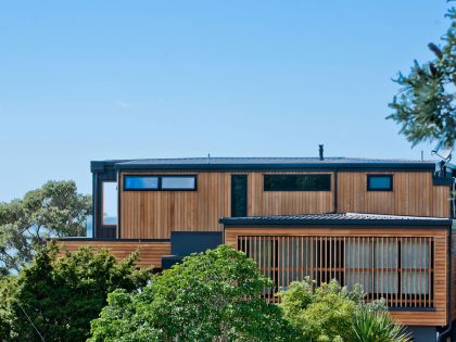 A Stunning and Elegant Modern Home with Views Over the Bay in Auckland by Creative Arch (2)