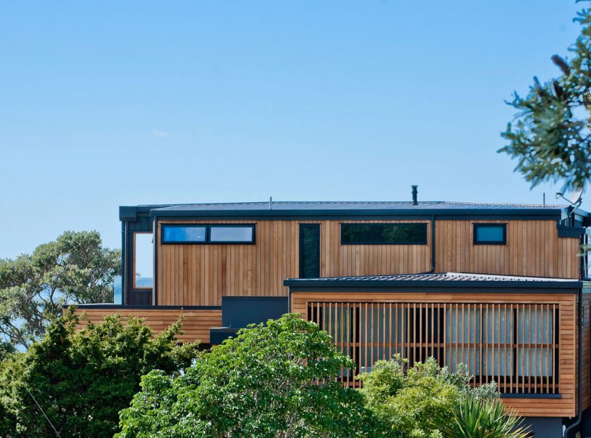 A Stunning and Elegant Modern Home with Views Over the Bay in Auckland by Creative Arch (2)