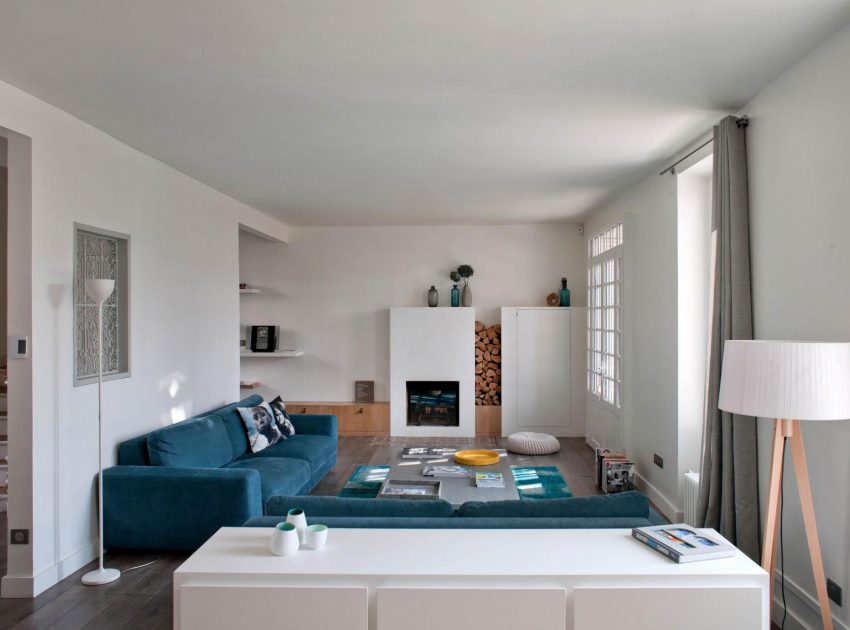 An Elegant House with a Picturesque Decor Done in White and Blue on Bois Colombes by Olivier Chabaud Architecte (1)