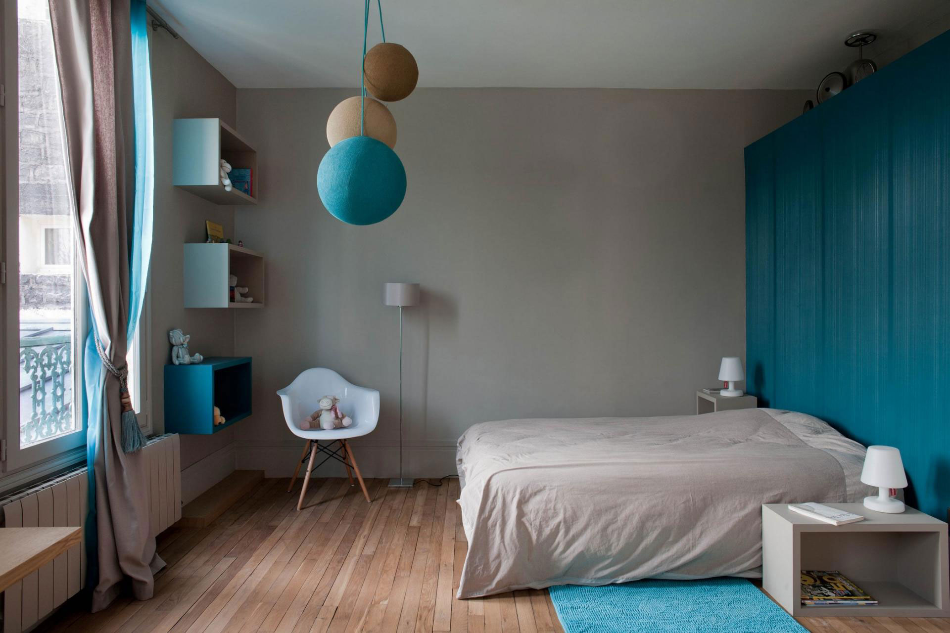 An Elegant House with a Picturesque Decor Done in White and Blue on Bois Colombes by Olivier Chabaud Architecte (12)