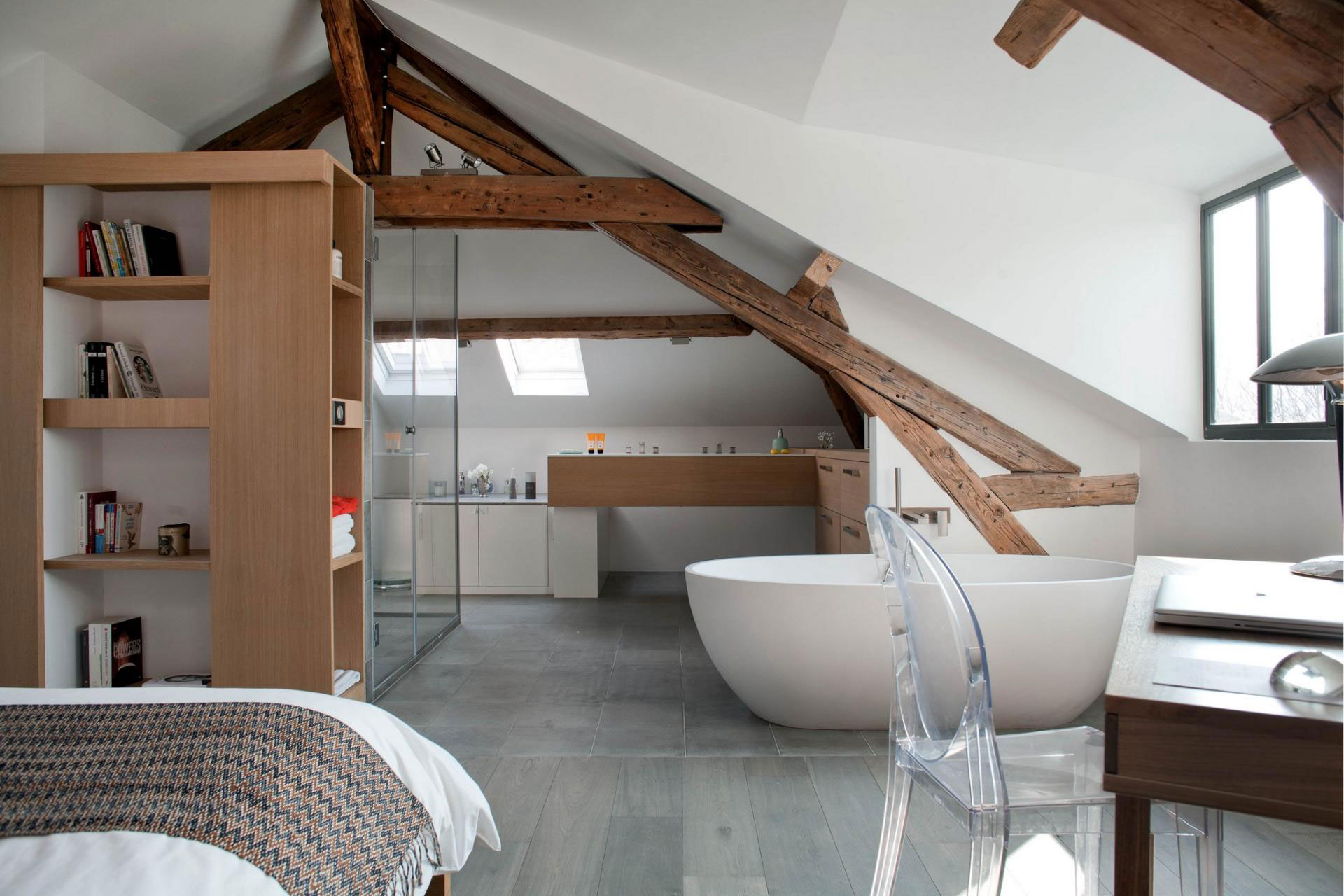 An Elegant House with a Picturesque Decor Done in White and Blue on Bois Colombes by Olivier Chabaud Architecte (16)