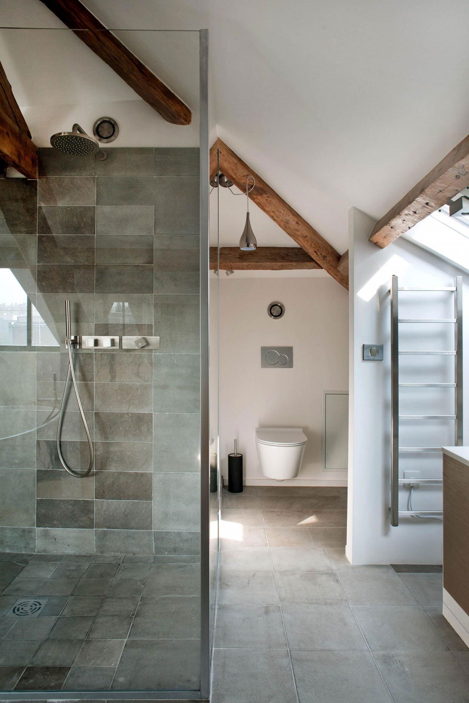 An Elegant House with a Picturesque Decor Done in White and Blue on Bois Colombes by Olivier Chabaud Architecte (18)
