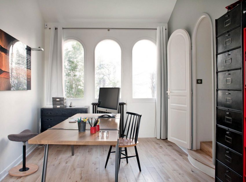 An Elegant House with a Picturesque Decor Done in White and Blue on Bois Colombes by Olivier Chabaud Architecte (21)