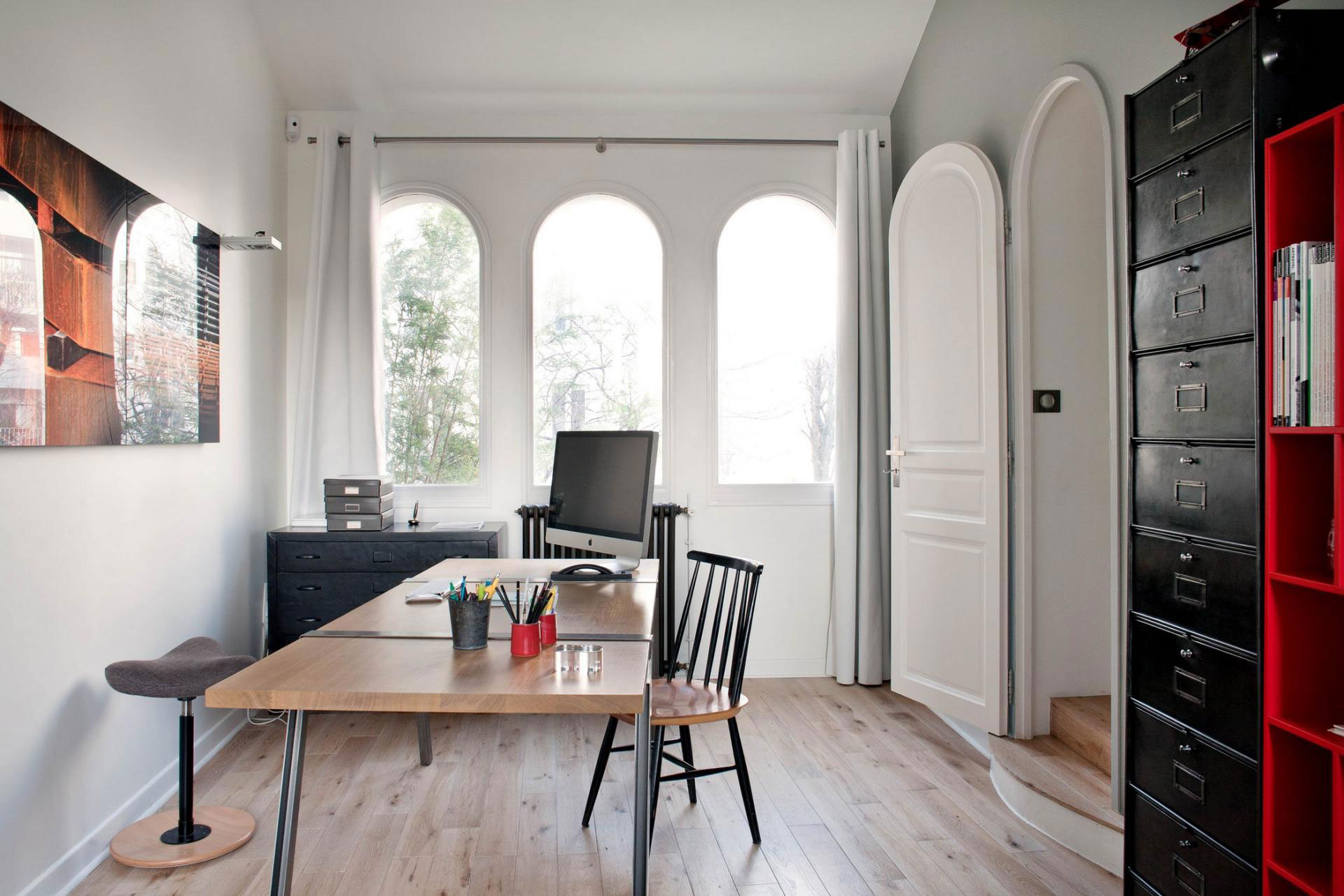An Elegant House with a Picturesque Decor Done in White and Blue on Bois Colombes by Olivier Chabaud Architecte (21)