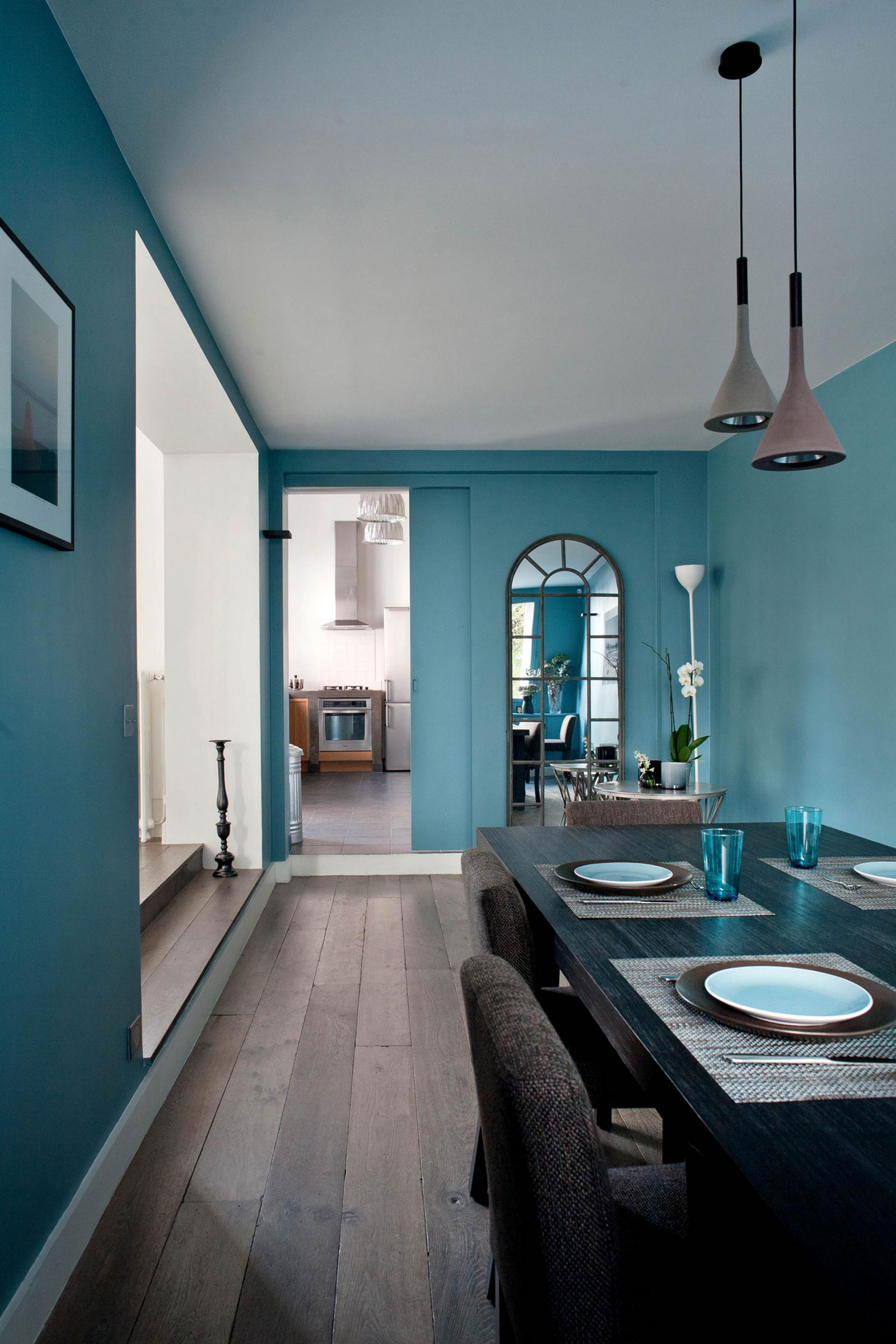 An Elegant House with a Picturesque Decor Done in White and Blue on Bois Colombes by Olivier Chabaud Architecte (8)