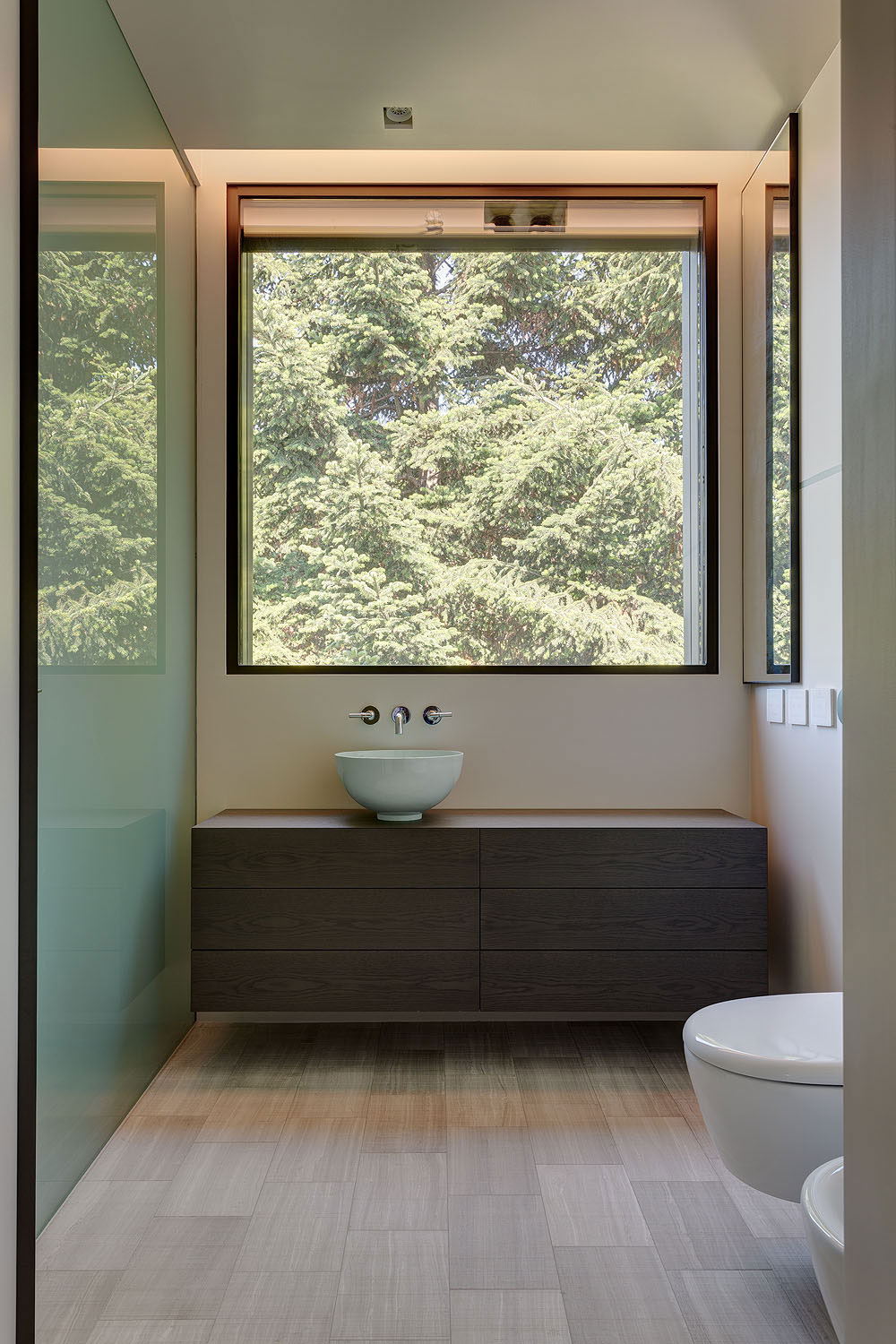 An Elegant and Comfortable Family Home with Private Pool in Milan, Italy by Marco Carini Interior Designer (19)