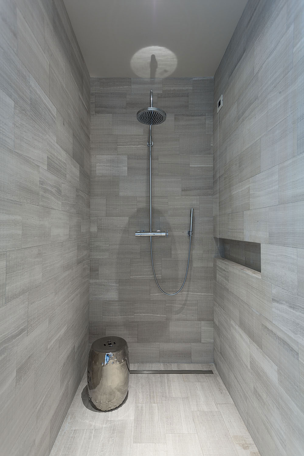 An Elegant and Comfortable Family Home with Private Pool in Milan, Italy by Marco Carini Interior Designer (20)