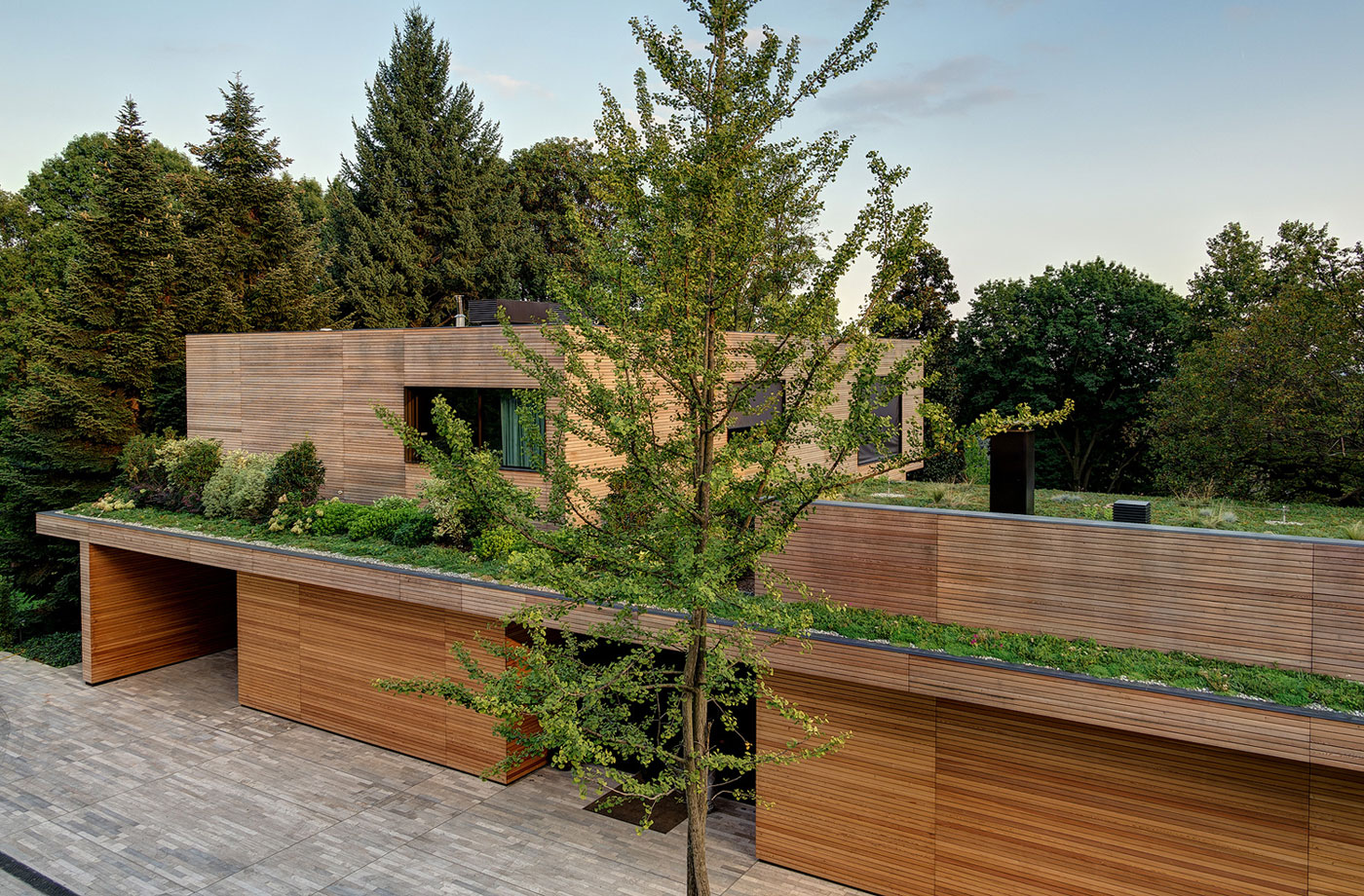 An Elegant and Comfortable Family Home with Private Pool in Milan, Italy by Marco Carini Interior Designer (7)