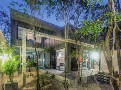 A Colorful and Vibrant House Full of Character and Bold Accents in Tulum, Mexico by Studio Arquitectos (12)