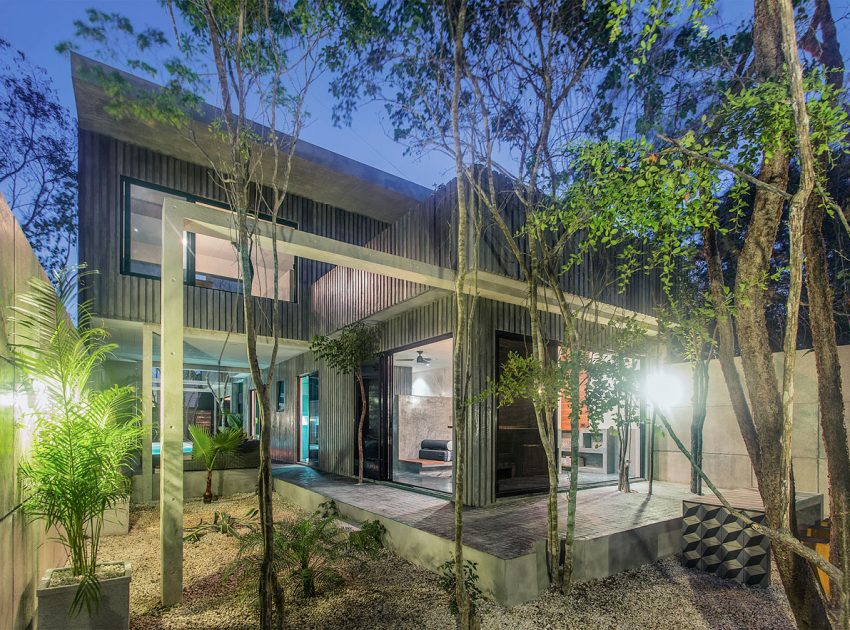 A Colorful and Vibrant House Full of Character and Bold Accents in Tulum, Mexico by Studio Arquitectos (12)