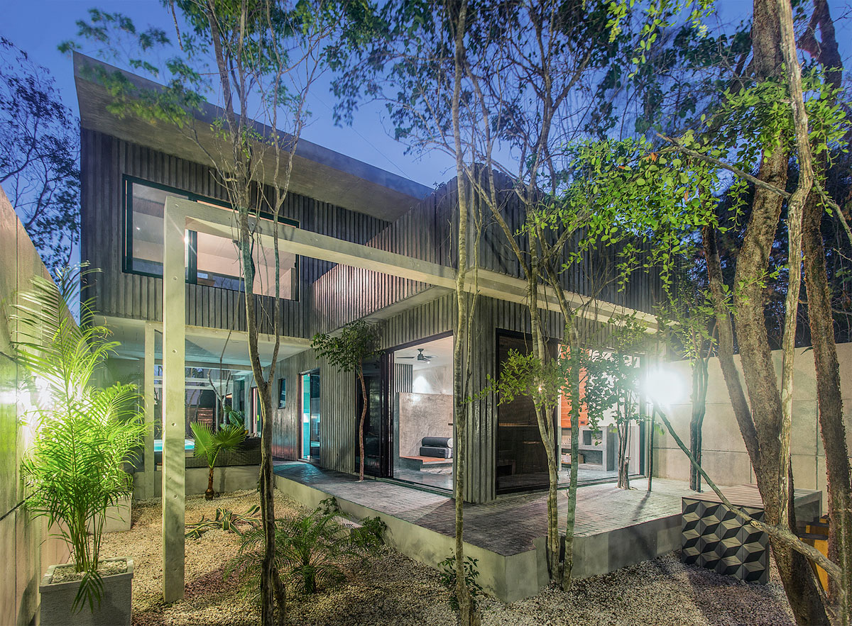 A Colorful and Vibrant House Full of Character and Bold Accents in Tulum, Mexico by Studio Arquitectos (12)