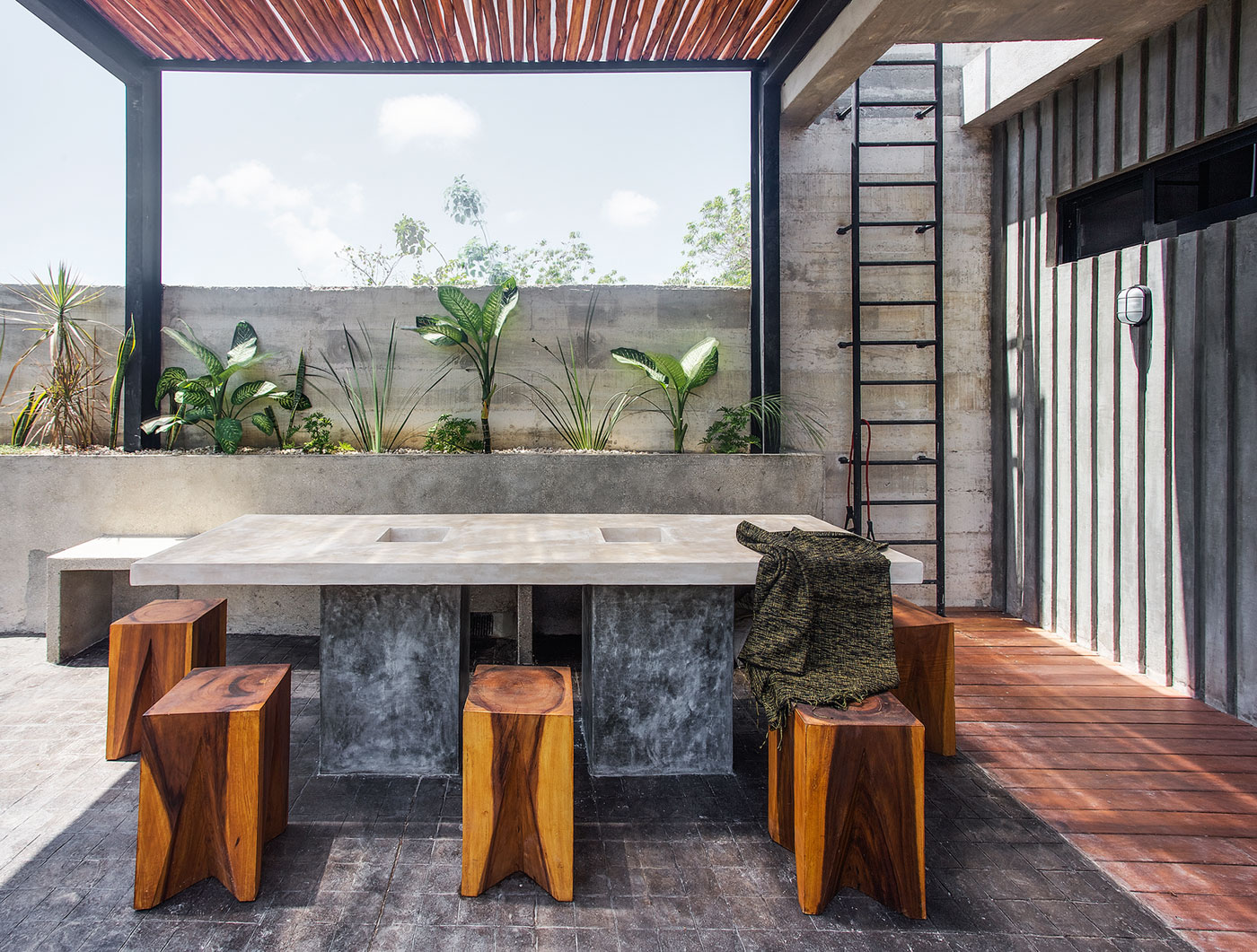 A Colorful and Vibrant House Full of Character and Bold Accents in Tulum, Mexico by Studio Arquitectos (4)