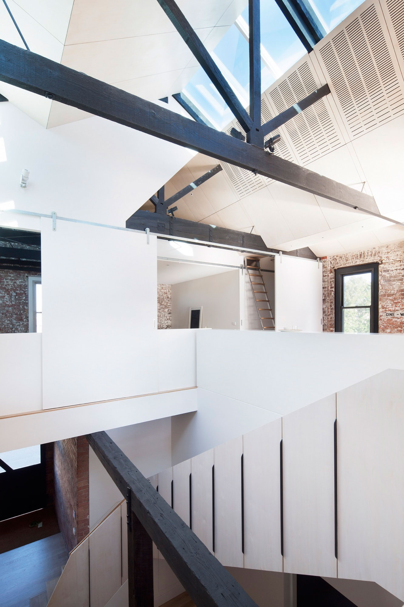 An Industrial Warehouse Converted into Light-Filled Home in Fitzroy, Victoria by Andrew Simpson Architects (13)