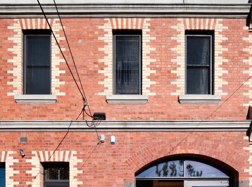 An Industrial Warehouse Converted into Light-Filled Home in Fitzroy, Victoria by Andrew Simpson Architects (3)