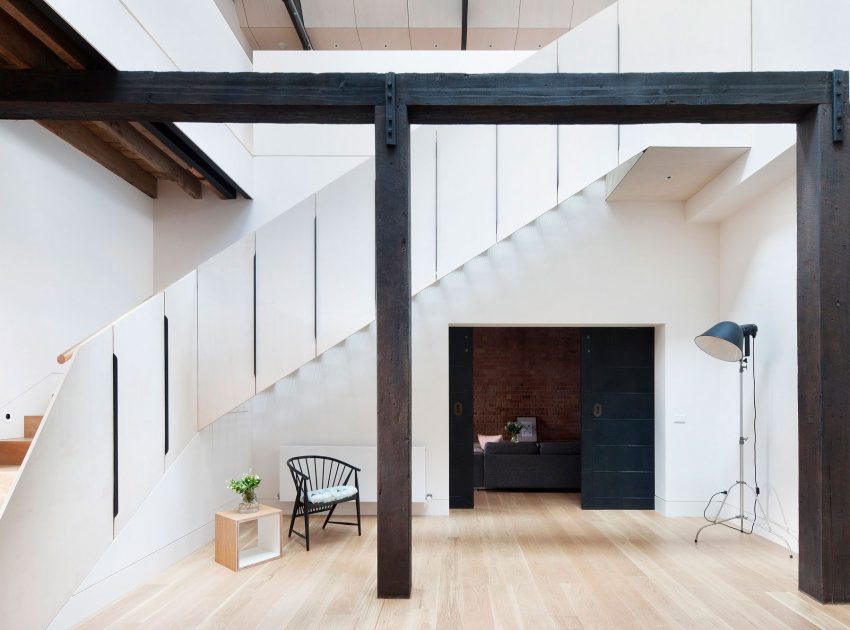 An Industrial Warehouse Converted into Light-Filled Home in Fitzroy, Victoria by Andrew Simpson Architects (7)