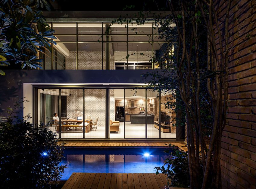 A Striking Modern Industrial House with Sophisticated Accents in Bangkok, Thailand by Alkhemist Architects (16)