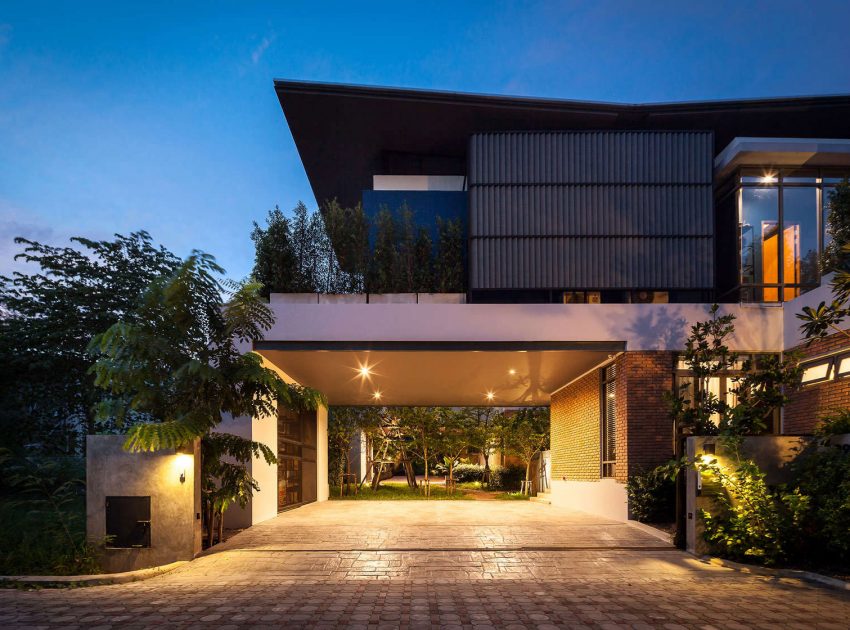 A Striking Modern Industrial House with Sophisticated Accents in Bangkok, Thailand by Alkhemist Architects (17)