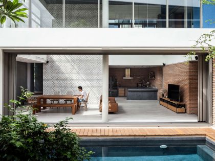 A Striking Modern Industrial House with Sophisticated Accents in Bangkok, Thailand by Alkhemist Architects (4)
