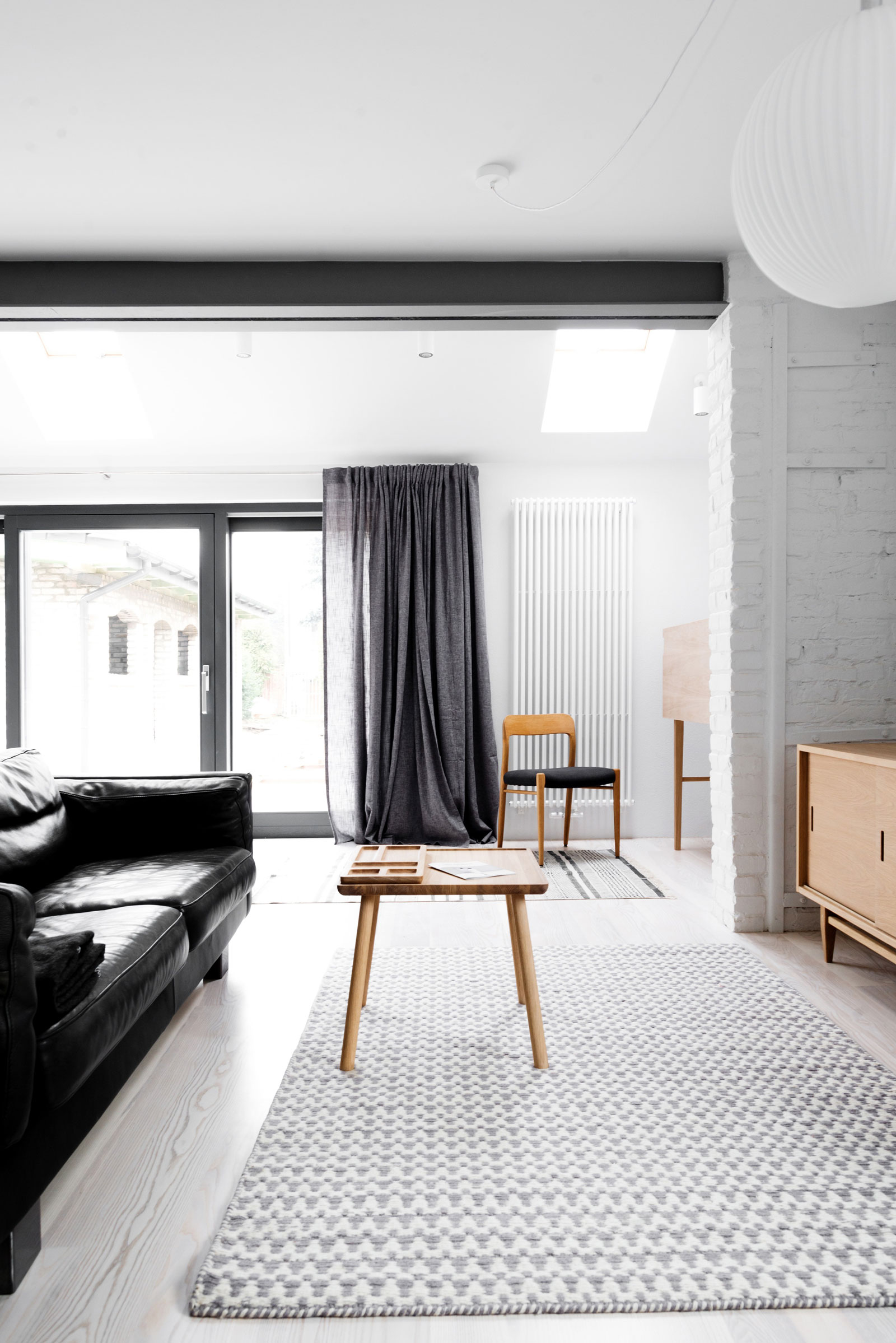 A 100-Year Old House Remodeled Into a Bright Contemporary Home in Poland by Loft Szczecin (4)
