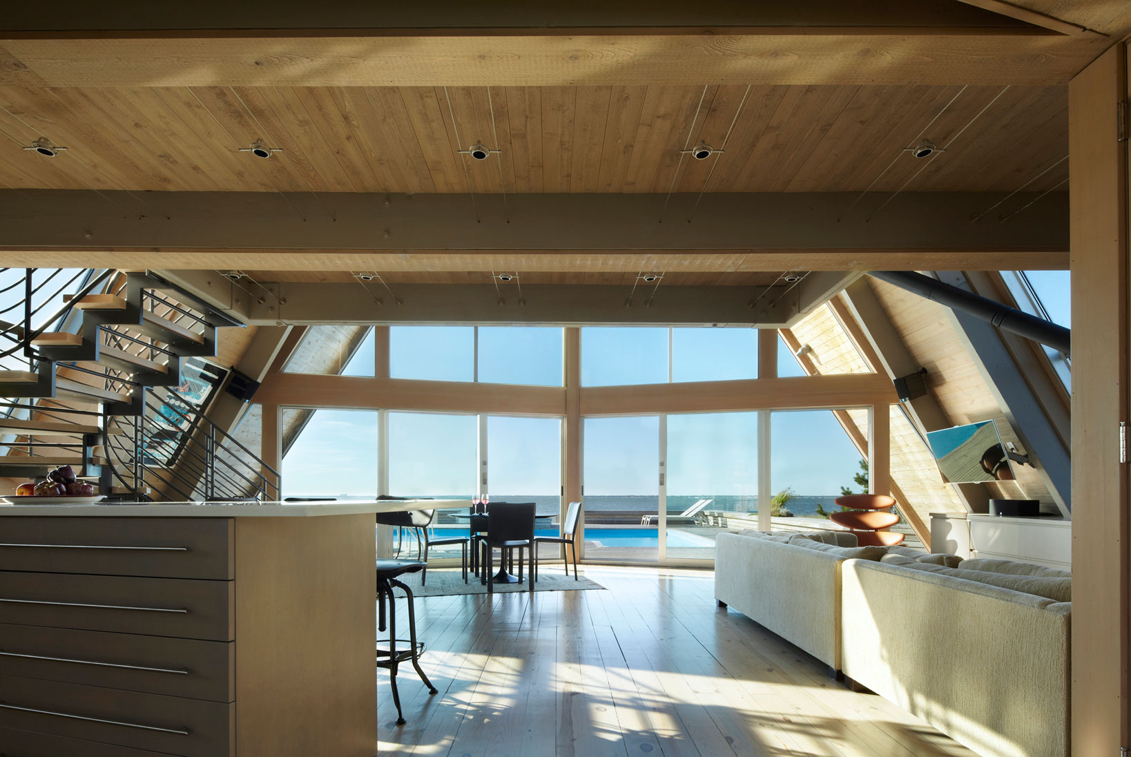 A 1960s Beach Home Turned into Spectacular Modern House on Fire Island by Bromley Caldari Architects (11)