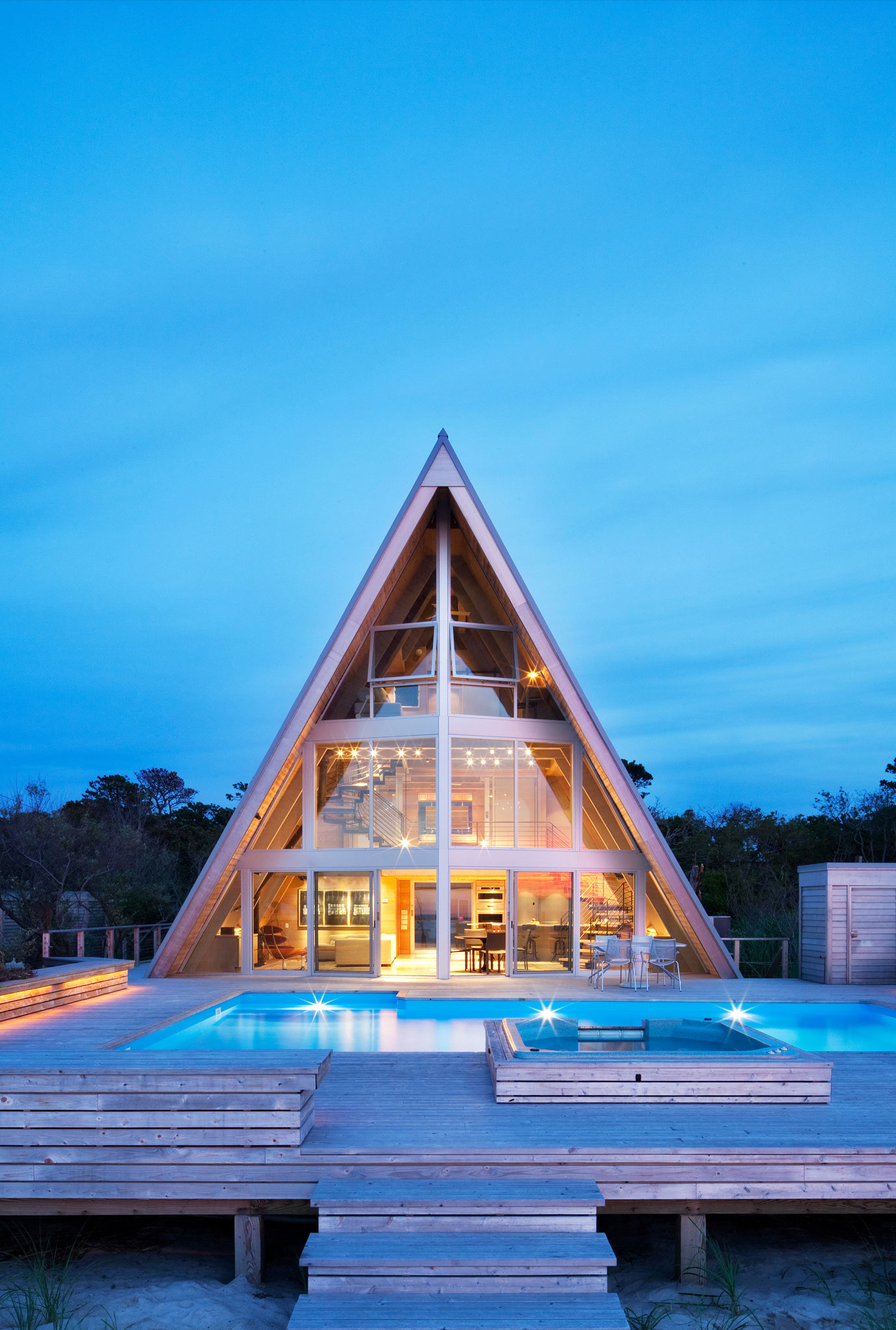 A 1960s Beach Home Turned into Spectacular Modern House on Fire Island by Bromley Caldari Architects (26)