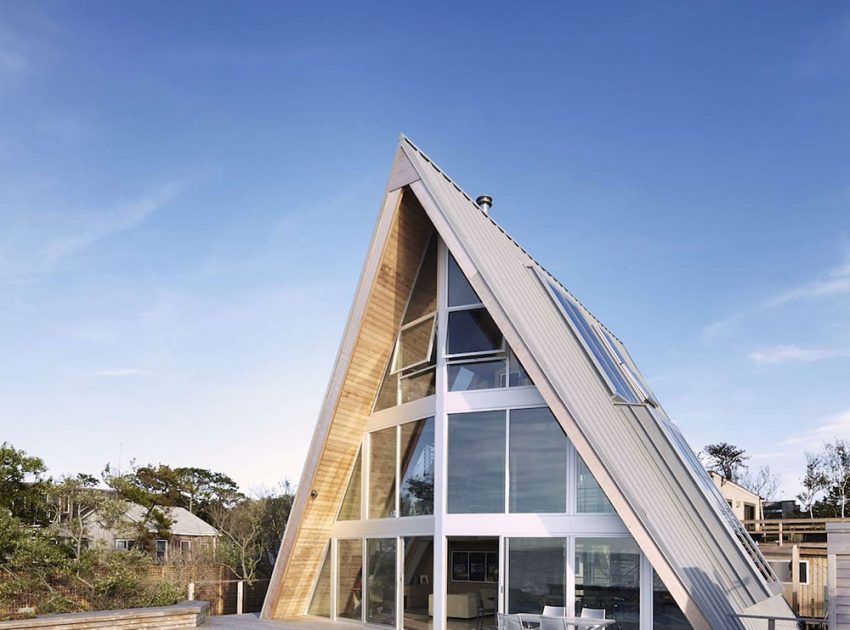 A 1960s Beach Home Turned into Spectacular Modern House on Fire Island by Bromley Caldari Architects (3)