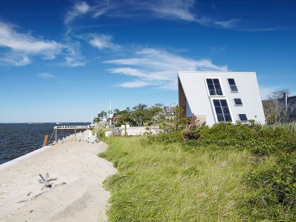 A 1960s Beach Home Turned into Spectacular Modern House on Fire Island by Bromley Caldari Architects (5)