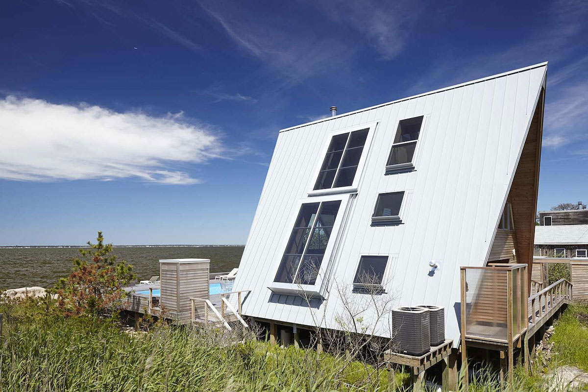 A 1960s Beach Home Turned into Spectacular Modern House on Fire Island by Bromley Caldari Architects (6)