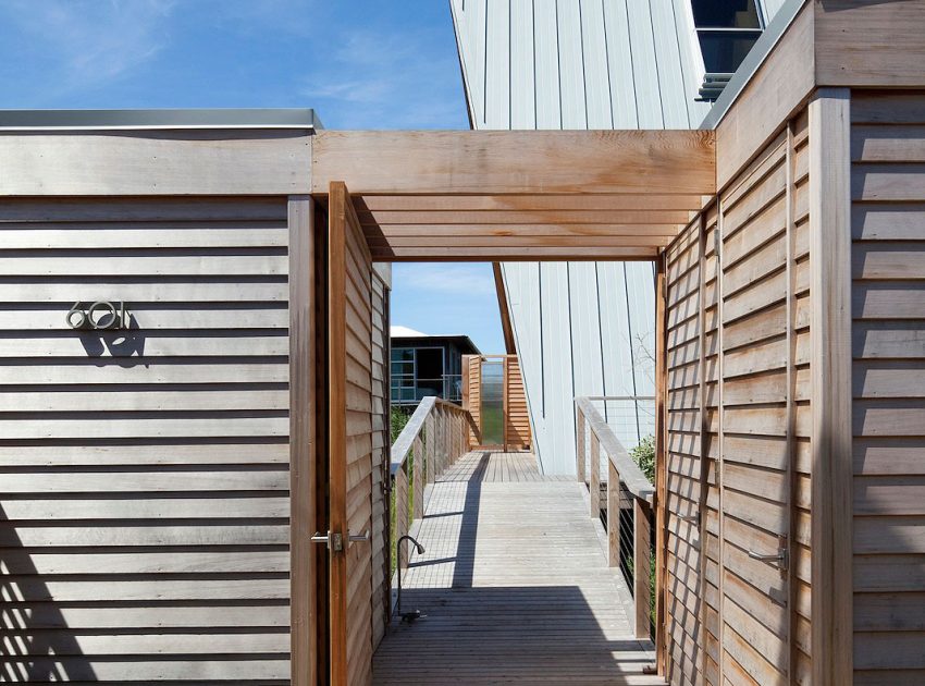 A 1960s Beach Home Turned into Spectacular Modern House on Fire Island by Bromley Caldari Architects (8)