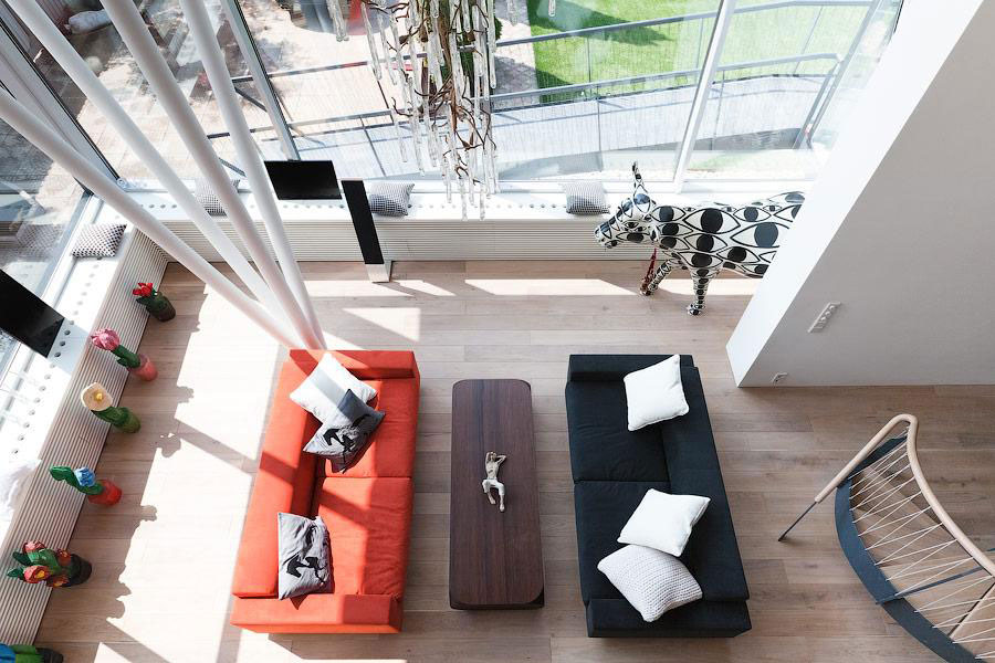 A Bright Modern Home with Stunning Staircase and Open Plan in Moscow by 4a Architekten (1)